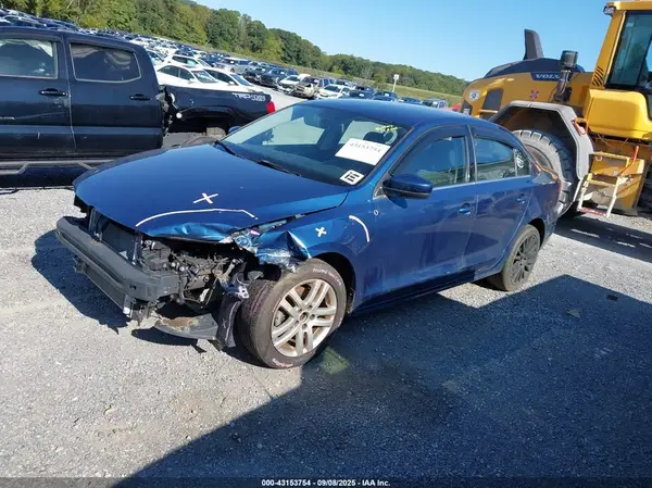 3VW2B7AJ9HM348176 2017 VOLKSWAGEN JETTA - Image 2