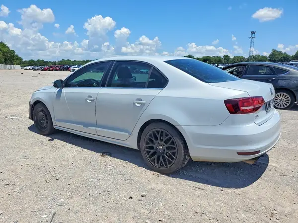 3VW2B7AJ9HM350896 2017 VOLKSWAGEN JETTA - Image 2