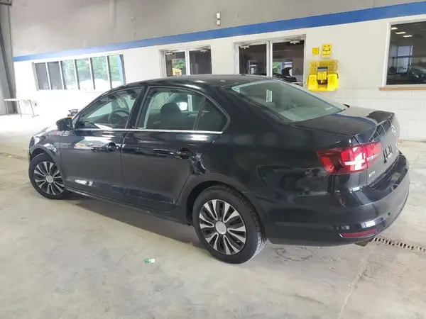 3VW2B7AJ9HM360358 2017 VOLKSWAGEN JETTA - Image 2