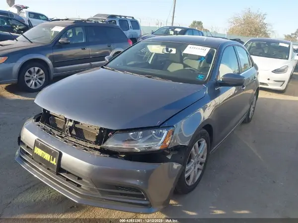 3VW2B7AJ9HM360764 2017 VOLKSWAGEN JETTA - Image 2