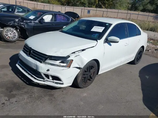 3VW2B7AJ9HM363292 2017 VOLKSWAGEN JETTA - Image 2