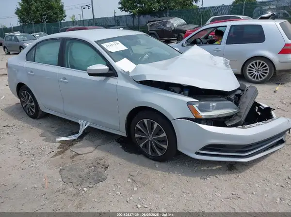 3VW2B7AJ9HM364197 2017 VOLKSWAGEN JETTA - Image 1