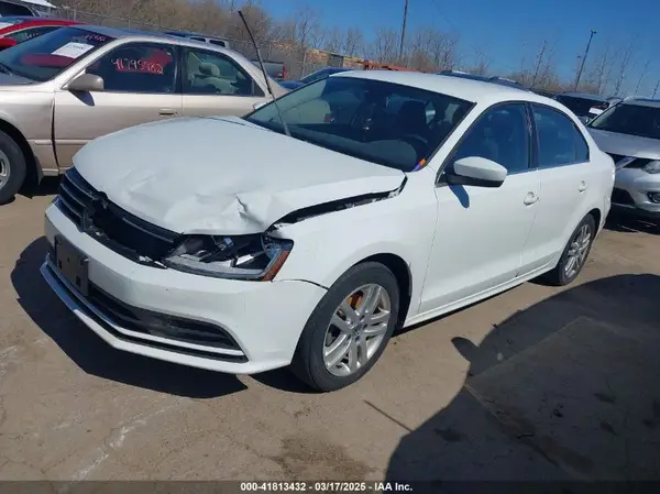 3VW2B7AJ9HM371165 2017 VOLKSWAGEN JETTA - Image 2