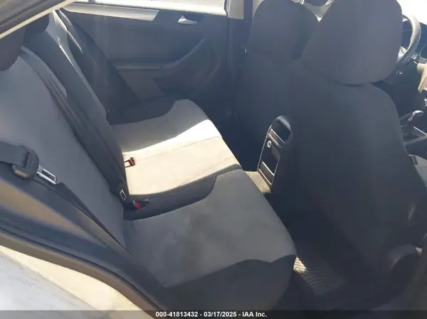 3VW2B7AJ9HM371165 2017 VOLKSWAGEN JETTA - Image 8