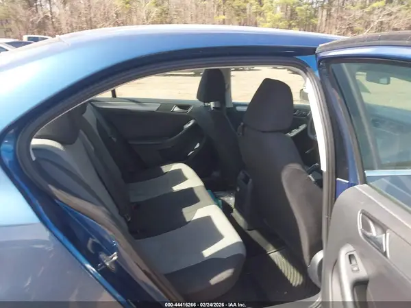 3VW2B7AJ9HM375944 2017 VOLKSWAGEN JETTA - Image 8