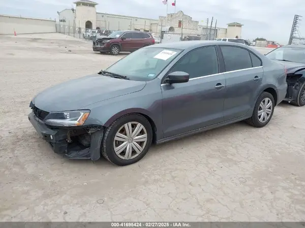 3VW2B7AJ9HM379217 2017 VOLKSWAGEN JETTA - Image 2