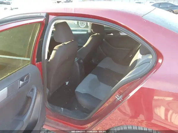 3VW2B7AJ9HM385843 2017 VOLKSWAGEN JETTA - Image 8