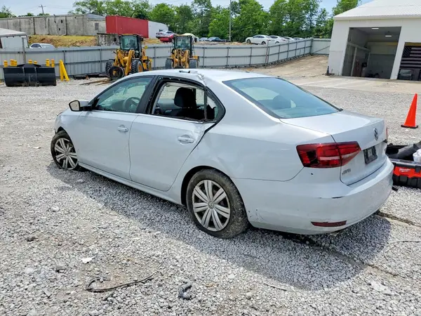 3VW2B7AJ9HM388192 2017 VOLKSWAGEN JETTA - Image 2