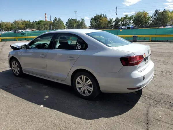 3VW2B7AJ9HM388421 2017 VOLKSWAGEN JETTA - Image 2