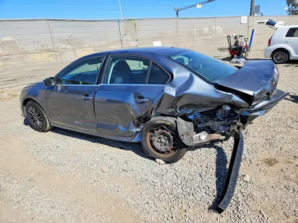 3VW2B7AJ9HM392419 2017 VOLKSWAGEN JETTA - Image 2
