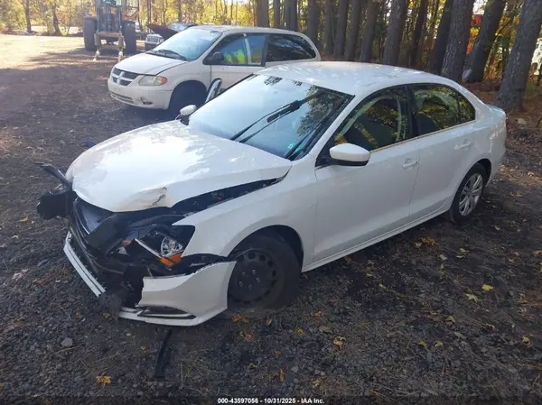 3VW2B7AJ9HM396924 2017 VOLKSWAGEN JETTA - Image 2