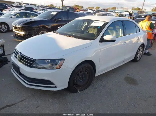 3VW2B7AJ9HM403693 2017 VOLKSWAGEN JETTA - Image 2