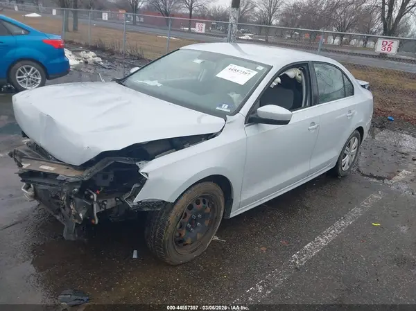 3VW2B7AJ9HM411762 2017 VOLKSWAGEN JETTA - Image 2