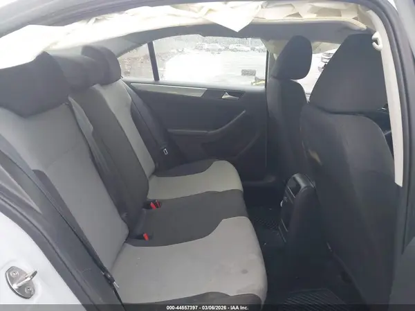 3VW2B7AJ9HM411762 2017 VOLKSWAGEN JETTA - Image 8