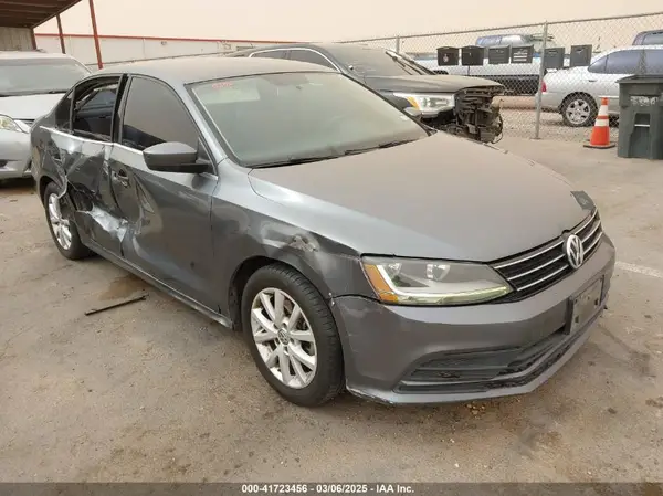 3VW2B7AJ9HM412779 2017 VOLKSWAGEN JETTA - Image 1