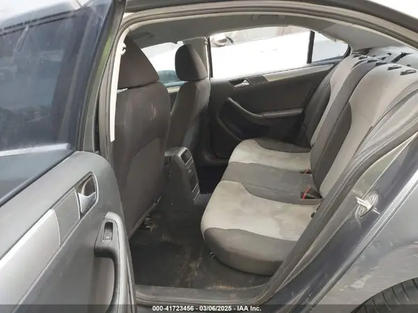 3VW2B7AJ9HM412779 2017 VOLKSWAGEN JETTA - Image 8