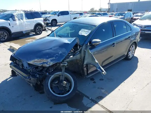 3VW2B7AJ9HM416086 2017 VOLKSWAGEN JETTA - Image 2