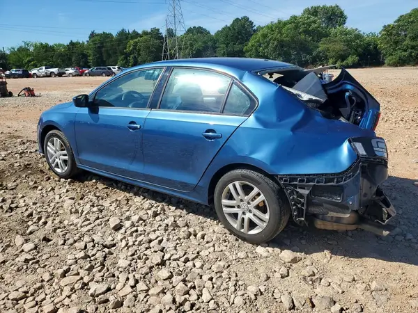 3VW2B7AJ9JM210773 2018 VOLKSWAGEN JETTA - Image 2