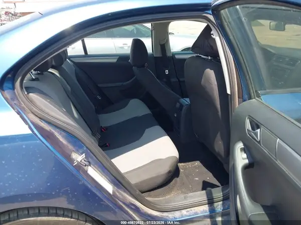 3VW2B7AJ9JM211261 2018 VOLKSWAGEN JETTA - Image 8