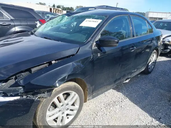 3VW2B7AJ9JM231090 2018 VOLKSWAGEN JETTA - Image 2