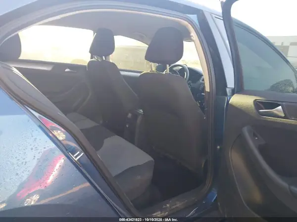 3VW2B7AJ9JM239822 2018 VOLKSWAGEN JETTA - Image 8