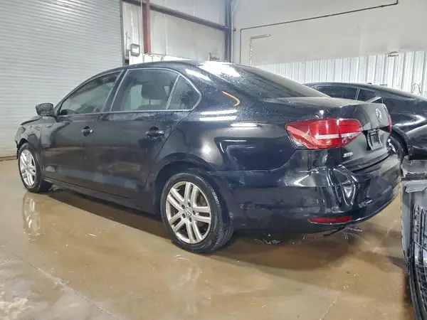 3VW2B7AJ9JM250626 2018 VOLKSWAGEN JETTA - Image 2