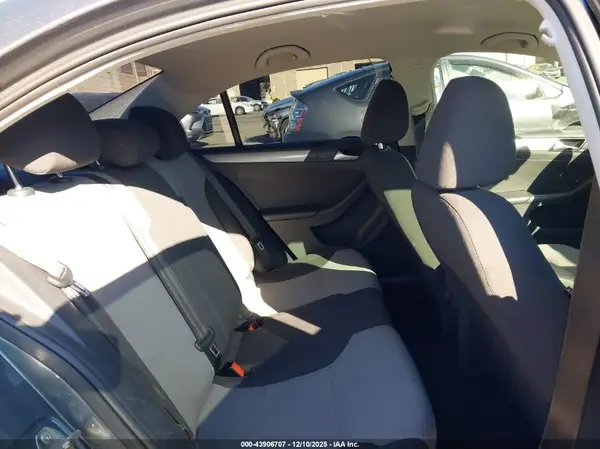 3VW2B7AJ9JM251713 2018 VOLKSWAGEN JETTA - Image 8