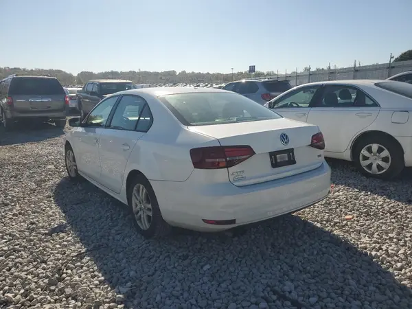 3VW2B7AJ9JM253123 2018 VOLKSWAGEN JETTA - Image 2