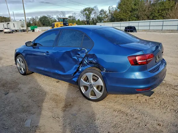 3VW2B7AJ9JM258225 2018 VOLKSWAGEN JETTA - Image 2