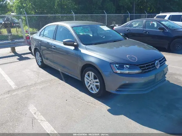 3VW2B7AJ9JM260671 2018 VOLKSWAGEN JETTA - Image 1