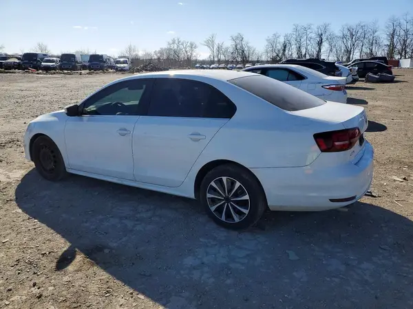 3VW2B7AJXHM217676 2017 VOLKSWAGEN JETTA - Image 2