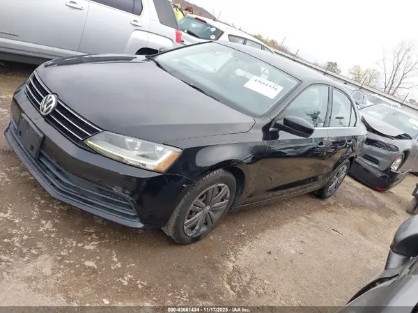 3VW2B7AJXHM235692 2017 VOLKSWAGEN JETTA - Image 2