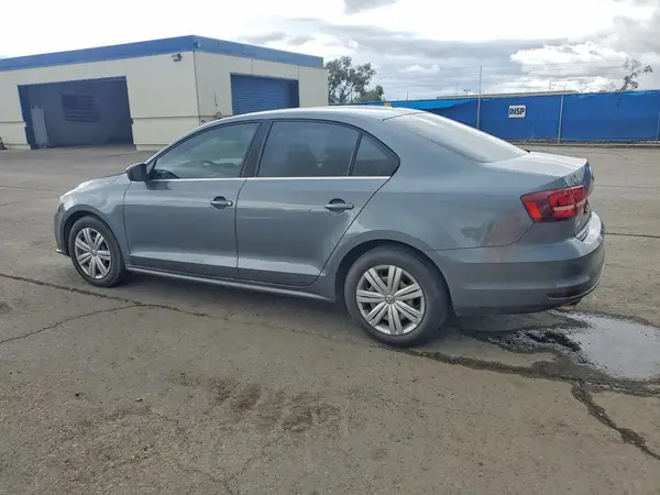 3VW2B7AJXHM238379 2017 VOLKSWAGEN JETTA - Image 2
