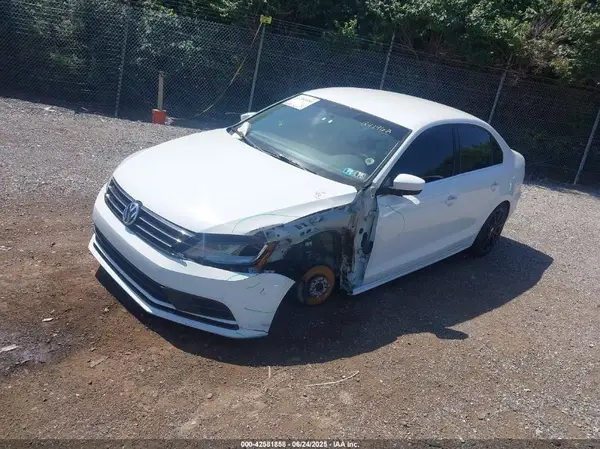 3VW2B7AJXHM241962 2017 VOLKSWAGEN JETTA - Image 2