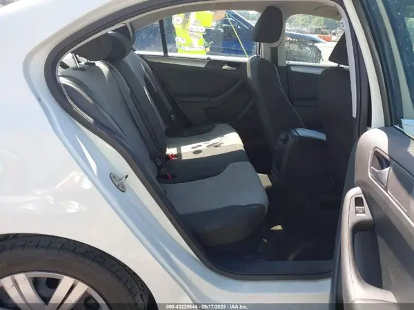 3VW2B7AJXHM250662 2017 VOLKSWAGEN JETTA - Image 8