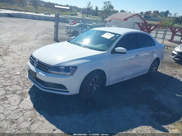 3VW2B7AJXHM251326 2017 VOLKSWAGEN JETTA - Image 2