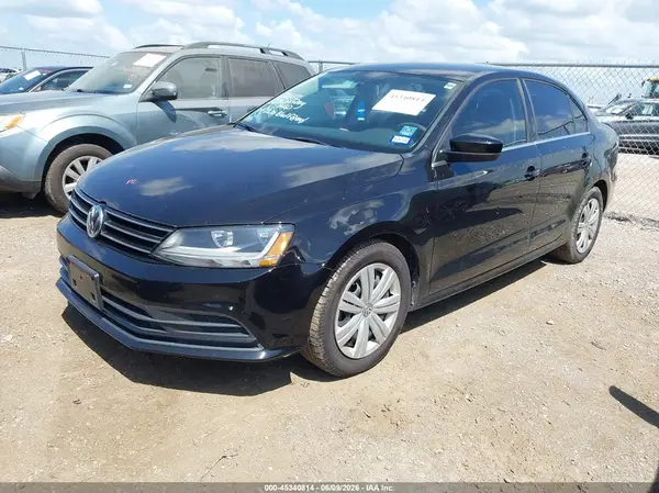 3VW2B7AJXHM252427 2017 VOLKSWAGEN JETTA - Image 2