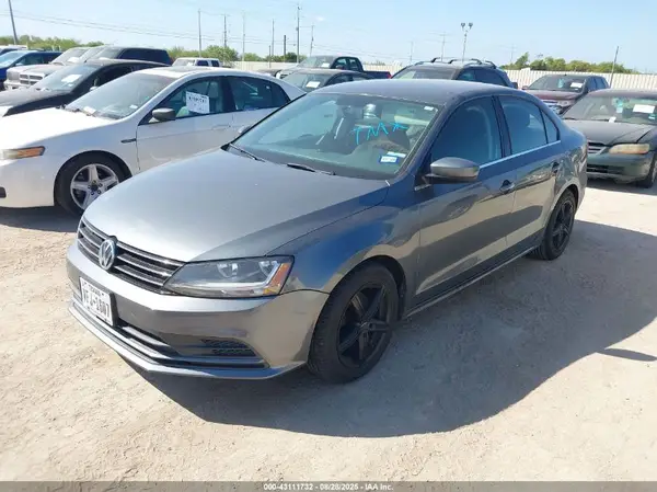 3VW2B7AJXHM262987 2017 VOLKSWAGEN JETTA - Image 2