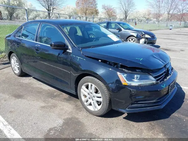 3VW2B7AJXHM274475 2017 VOLKSWAGEN JETTA - Image 1