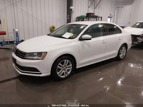 3VW2B7AJXHM282818 2017 VOLKSWAGEN JETTA - Image 2