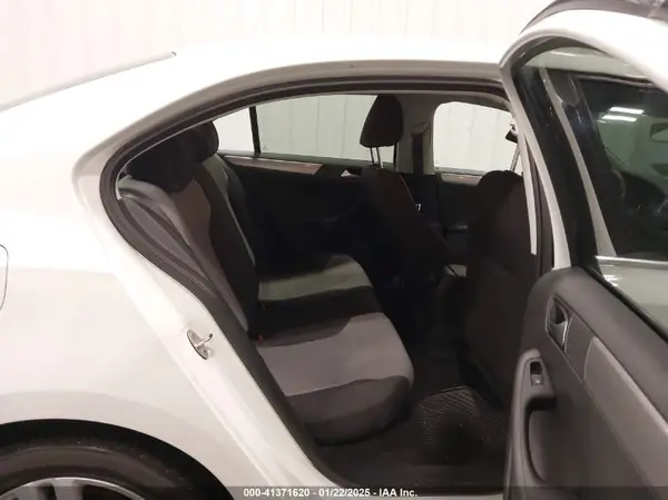 3VW2B7AJXHM282818 2017 VOLKSWAGEN JETTA - Image 8