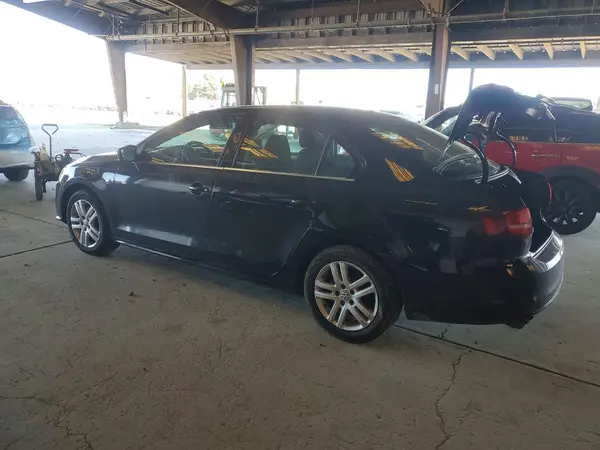 3VW2B7AJXHM286268 2017 VOLKSWAGEN JETTA - Image 2