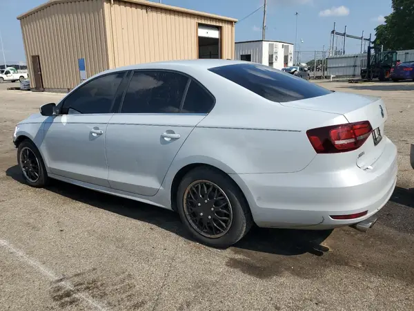 3VW2B7AJXHM302565 2017 VOLKSWAGEN JETTA - Image 2