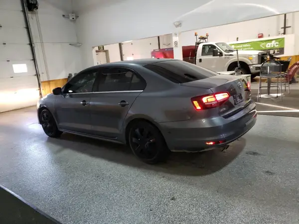 3VW2B7AJXHM306373 2017 VOLKSWAGEN JETTA - Image 2