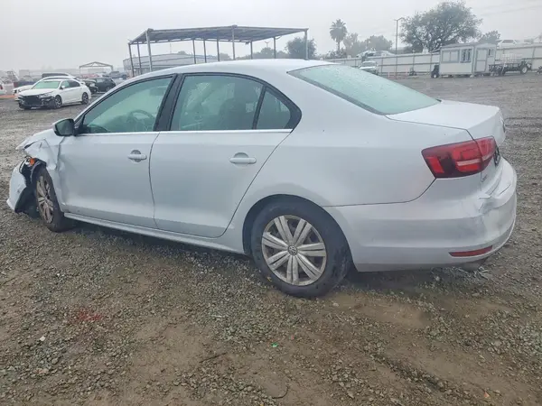 3VW2B7AJXHM352530 2017 VOLKSWAGEN JETTA - Image 2
