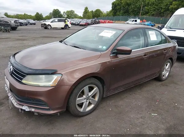 3VW2B7AJXHM352785 2017 VOLKSWAGEN JETTA - Image 2