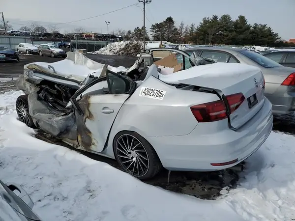 3VW2B7AJXHM374429 2017 VOLKSWAGEN JETTA - Image 2