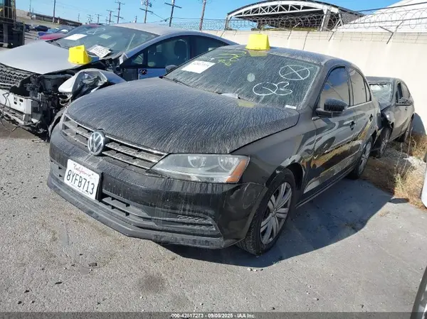 3VW2B7AJXHM379050 2017 VOLKSWAGEN JETTA - Image 2