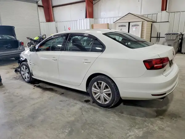 3VW2B7AJXHM389562 2017 VOLKSWAGEN JETTA - Image 2