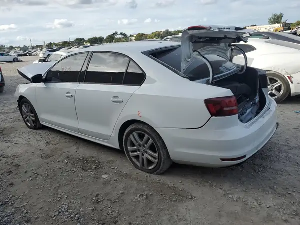 3VW2B7AJXJM209549 2018 VOLKSWAGEN JETTA - Image 2